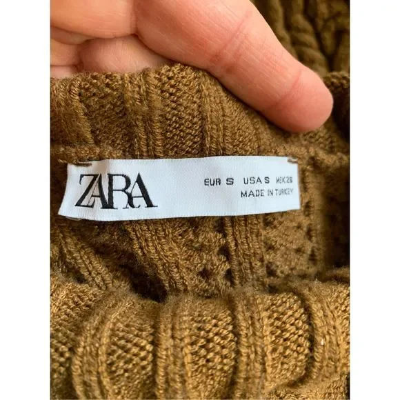 SOLD  Sleeveless Cable Knit Vest Brown S gently used no visible signs of wear - Picture 9 of 12